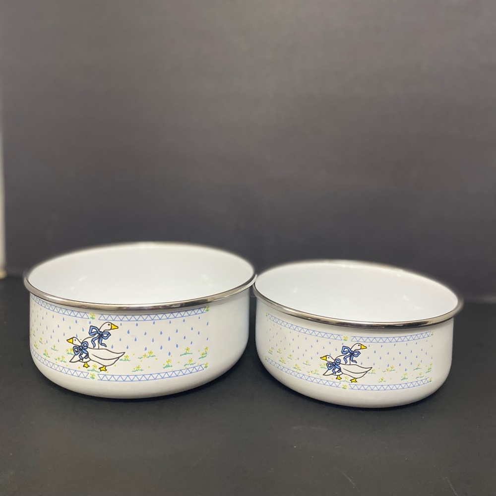 Enamel Blue Ribbon Geese Bowls